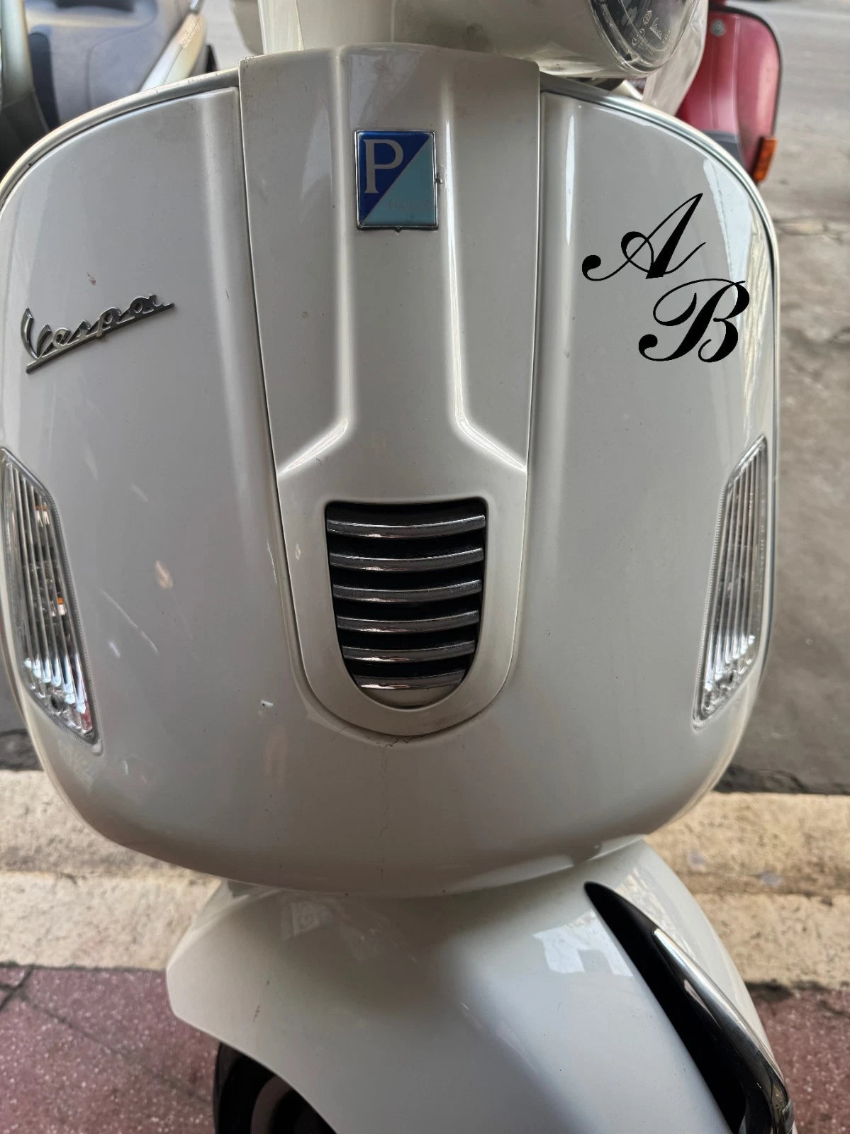 LETTERE ADESIVE PERSONALIZZATE VINILE SCOOTER MOTO AUTO 2 LETTERE A PIACERE