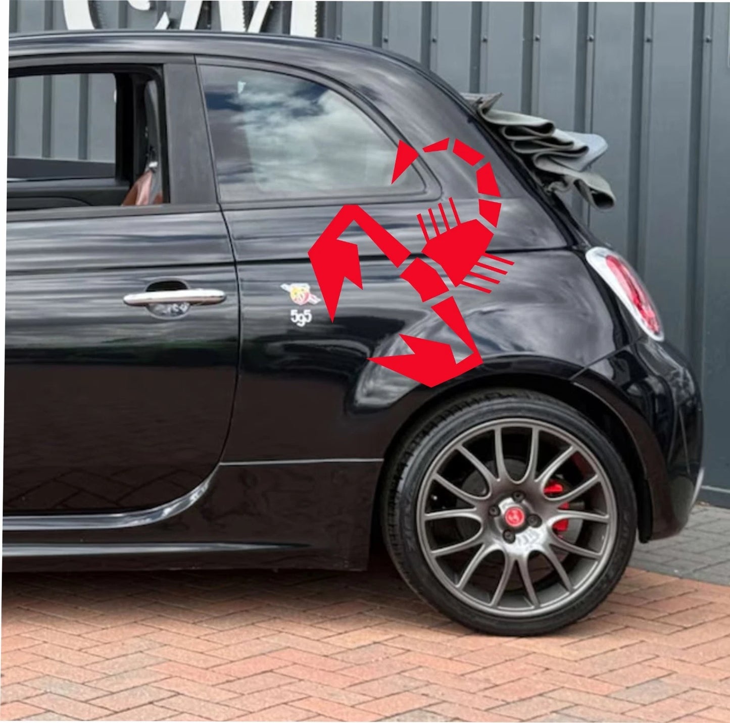 2 Adesivi posteriori Scorpioni pieni compatibili con Fiat 500 ABARTH